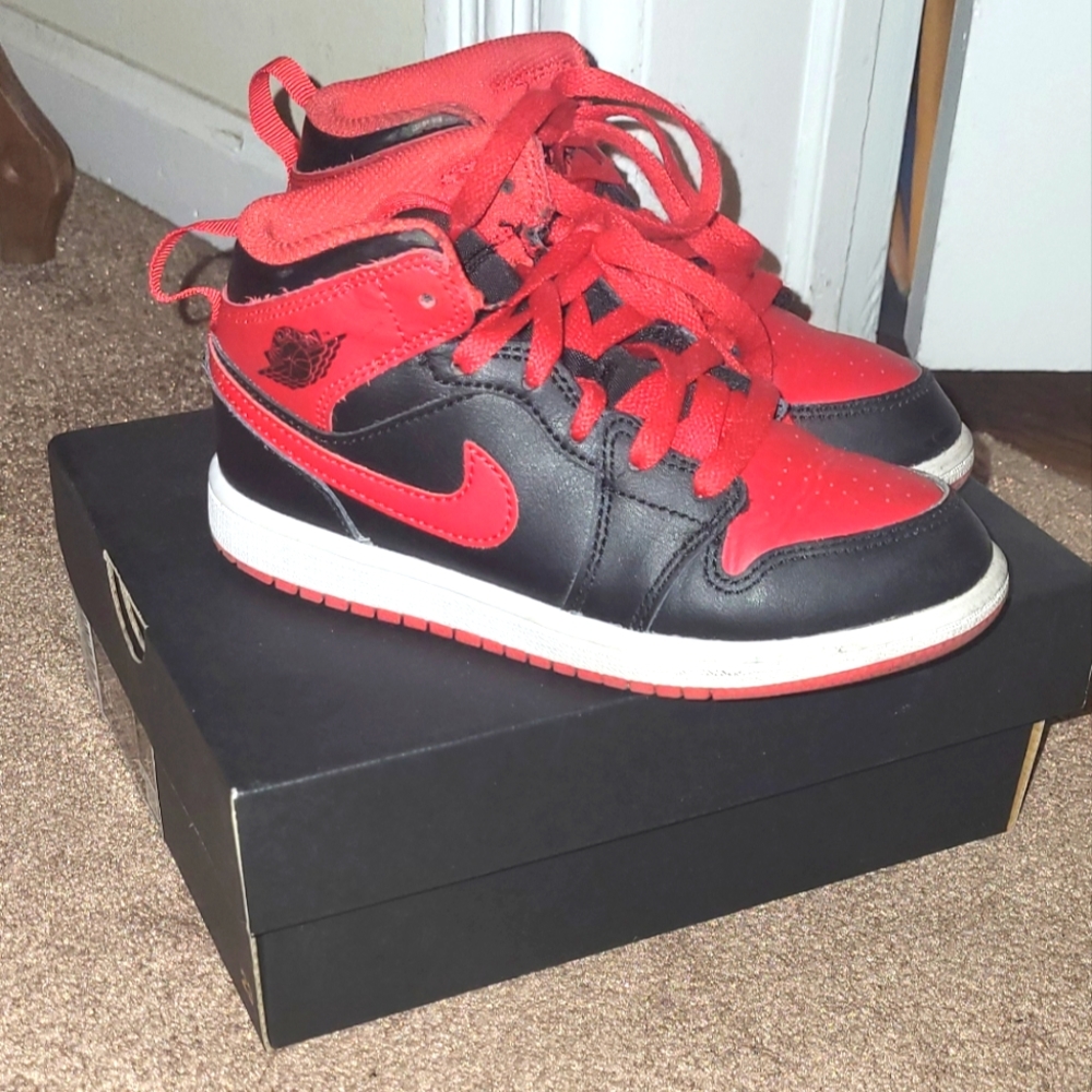 Youth Jordan 1 Mid Sneaker